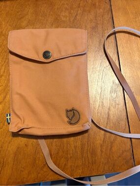 Fjallraven small crossbody pouch in dusty peach